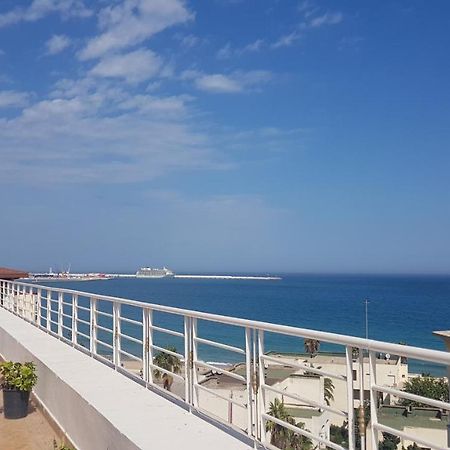 Appartement 2 Chbres Bord De Mer Avec Option Piscine Ete Avec Wifi Sur Corniche De Tanger Luaran gambar