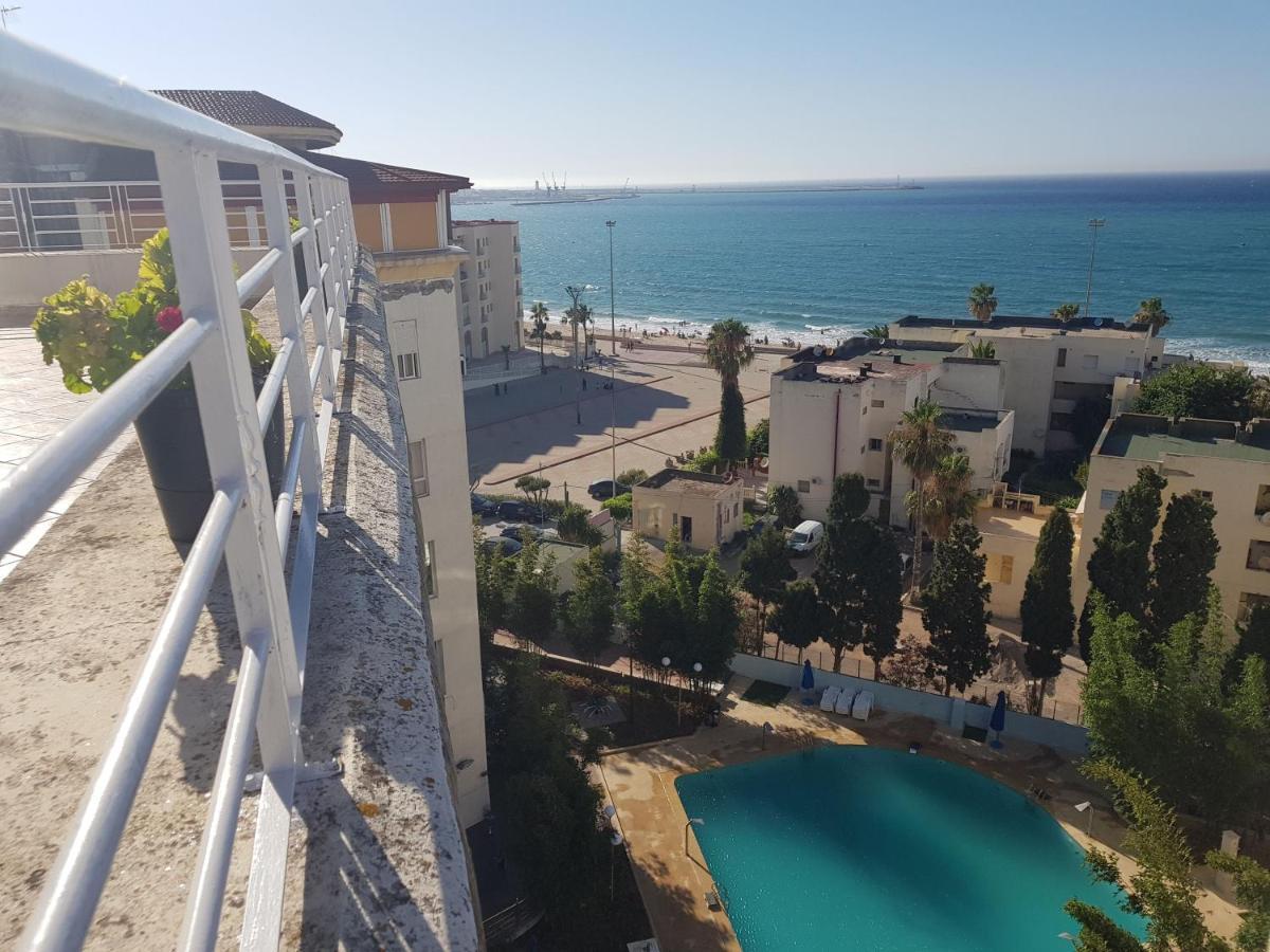 Appartement 2 Chbres Bord De Mer Avec Option Piscine Ete Avec Wifi Sur Corniche De Tanger Luaran gambar