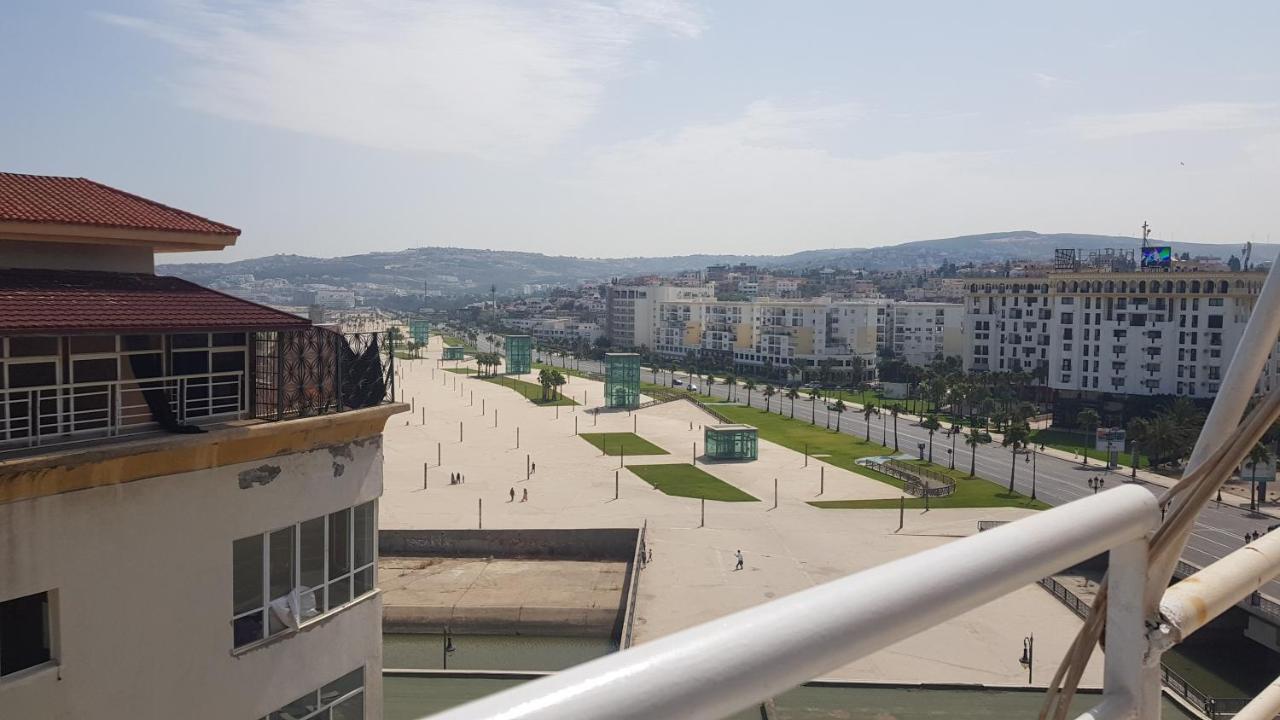 Appartement 2 Chbres Bord De Mer Avec Option Piscine Ete Avec Wifi Sur Corniche De Tanger Luaran gambar