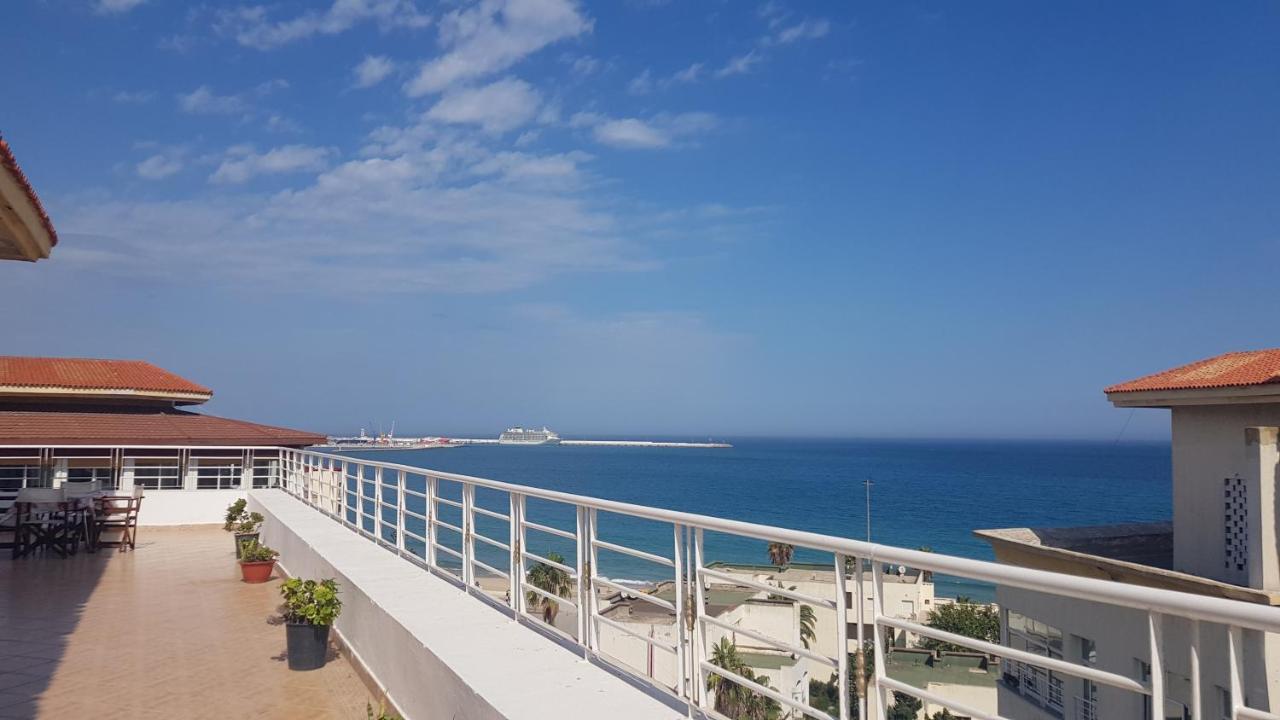 Appartement 2 Chbres Bord De Mer Avec Option Piscine Ete Avec Wifi Sur Corniche De Tanger Luaran gambar