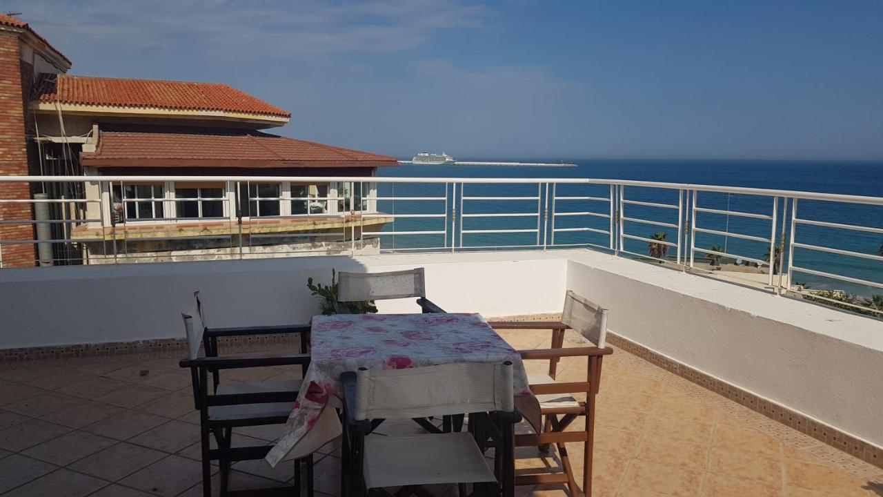 Appartement 2 Chbres Bord De Mer Avec Option Piscine Ete Avec Wifi Sur Corniche De Tanger Luaran gambar